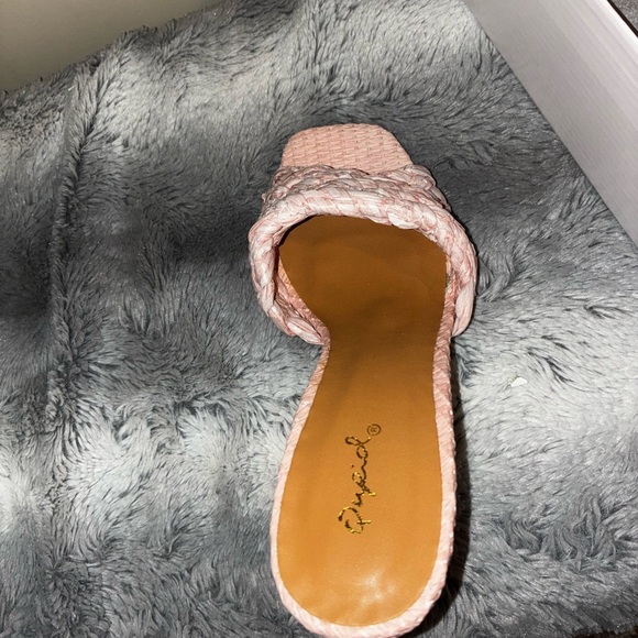 2/$35 Qupid NEW 7.5 Pink Raffia Braided Heels Pumps Sandals Mean Girls Preppy - Picture 9 of 9